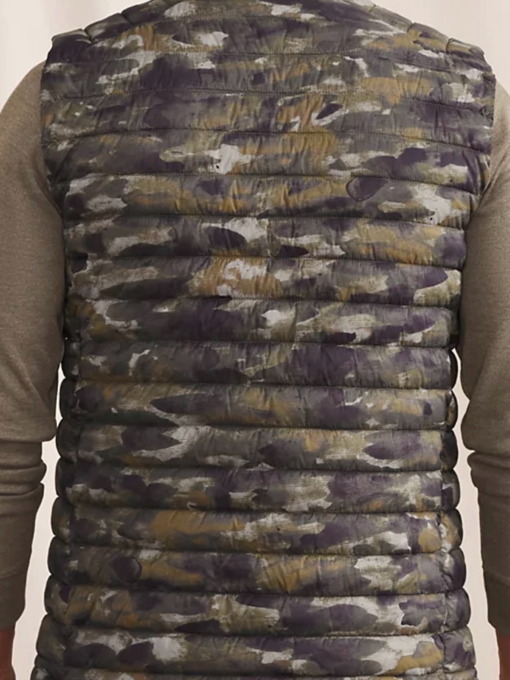 Orvis Men’s Camo Quilted Vest in Olive and Tan - Picture 3 of 7